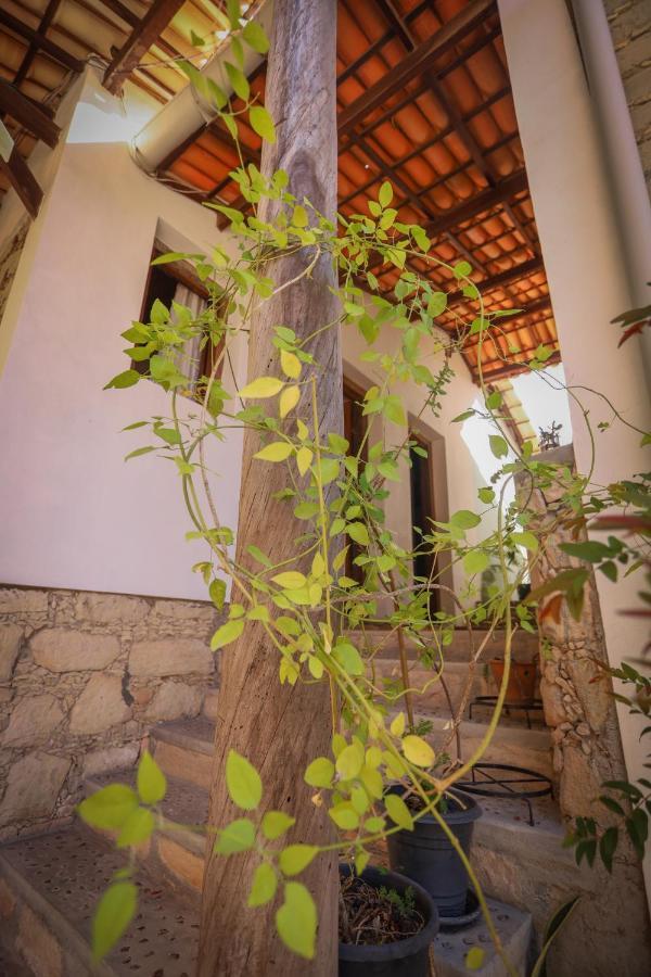Donana Hostel De GuineGuine de Baixo エクステリア 写真